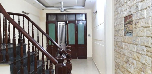Cho thuê nhà riêng 4 tầng tại đường Cầu Giấy khu vực đông đúc nhiều trường đại học