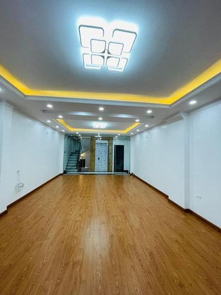 Bán nhà Tam Trinh khu phân lô vuông vắn, đường ô tô tránh lại ngay gần ngã 3 rộng thoáng, vỉa hè.
