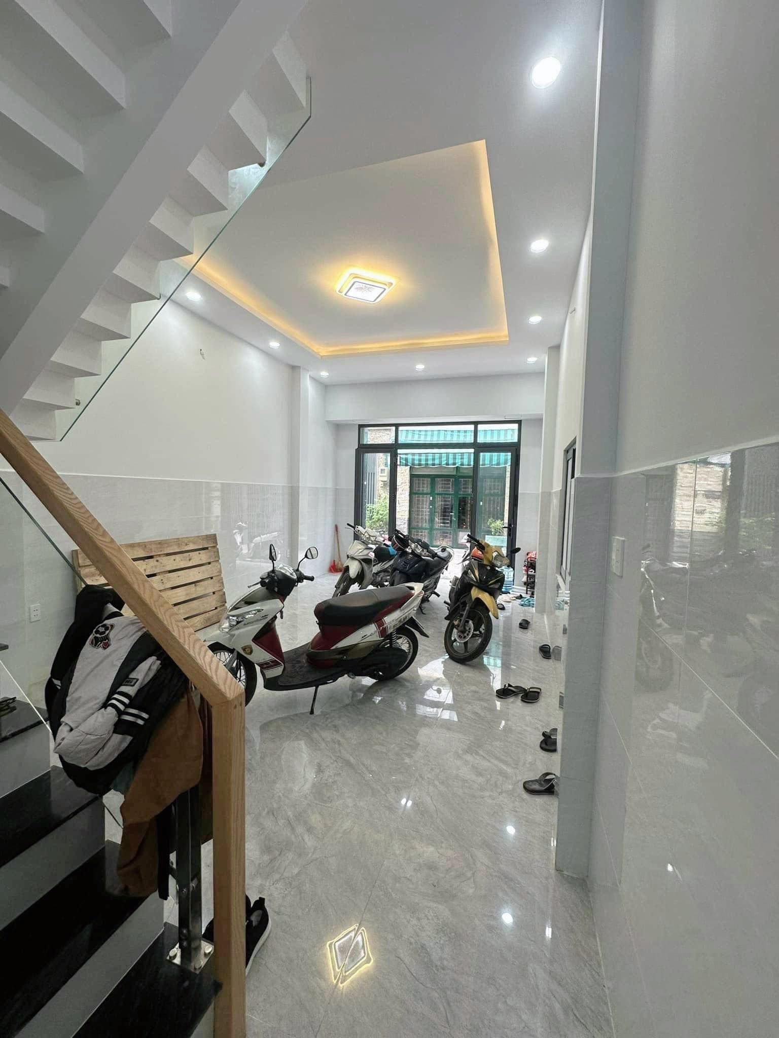 Bán nhà shr-hxh 64m2 2tang Bình Long,cạnh Aeon Tân Phú , thu nhập 9tr/tháng , 4 tỷ nhỉnh 0932030061