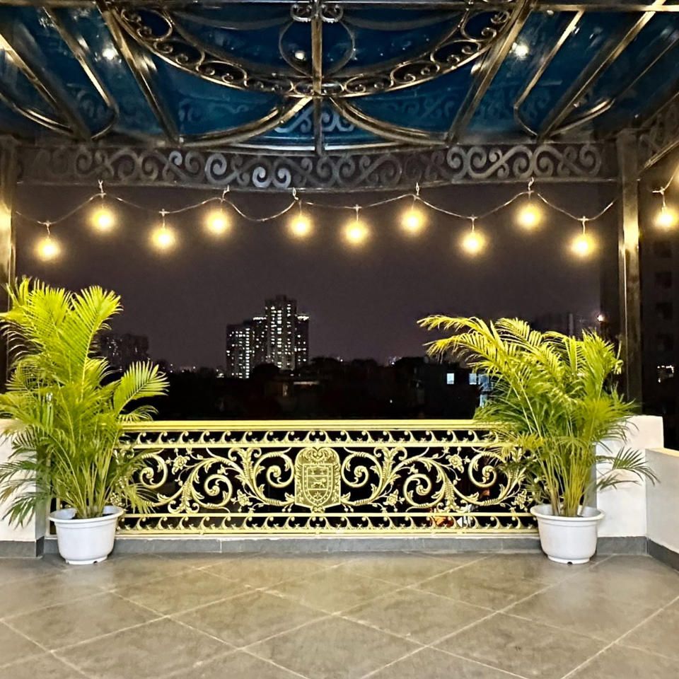 Bán Nhà Quận HOÀNG MAI. Ô Tô Tránh - THANG MÁY- GARA - KINH DOANH Đắc địa - Hàng xóm Time city