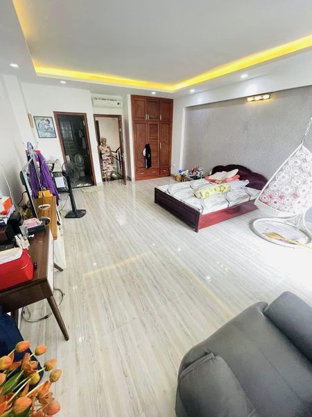 BÁN NHÀ 5 TẦNG - 80m2 (4.5x18) - ĐƯỜNG NHỰA 8M - QUẬN 5 GIÁP QUẬN 1 - 19 TỶ THƯƠNG LƯỢNG