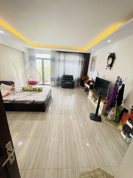 BÁN NHÀ 5 TẦNG - 80m2 (4.5x18) - ĐƯỜNG NHỰA 8M - QUẬN 5 GIÁP QUẬN 1 - 19 TỶ THƯƠNG LƯỢNG