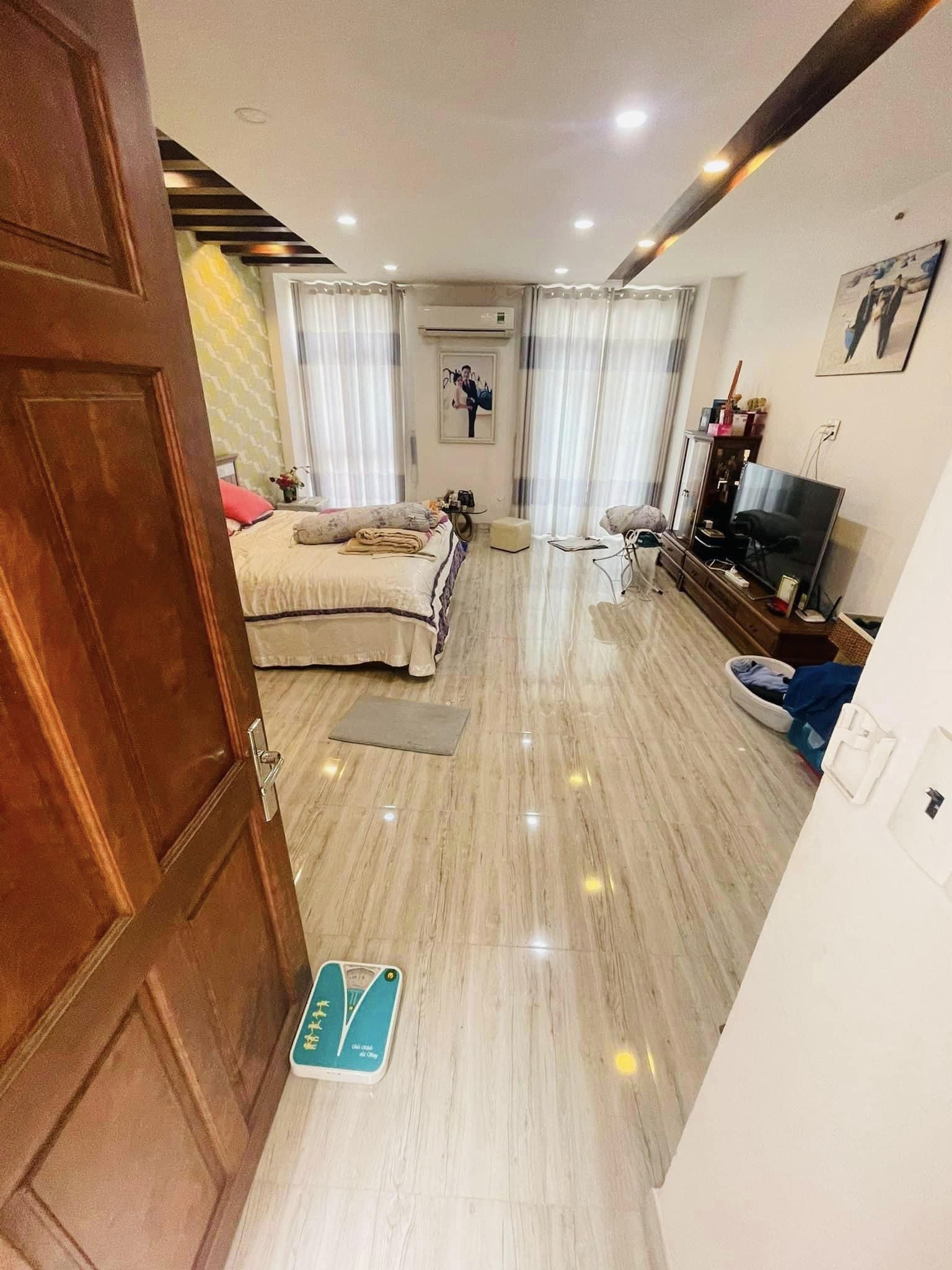 BÁN NHÀ 5 TẦNG - 80m2 (4.5x18) - ĐƯỜNG NHỰA 8M - QUẬN 5 GIÁP QUẬN 1 - 19 TỶ THƯƠNG LƯỢNG