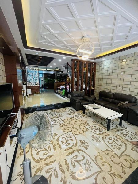 BÁN NHÀ 5 TẦNG - 80m2 (4.5x18) - ĐƯỜNG NHỰA 8M - QUẬN 5 GIÁP QUẬN 1 - 19 TỶ THƯƠNG LƯỢNG