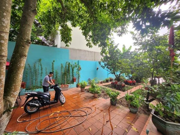 CHO THUÊ CĂN HỘ TRONG BIỆT THỰ SÂN VƯỜN TẠI NGỌC THUỴ - RIÊNG BIỆT - Ô TÔ ĐỖ TRONG SÂN