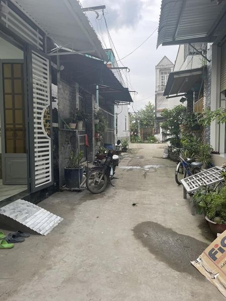 chủ nhà 40 tuổi cần tiền cưới vợ / bán gấp căn nhà. - Mua bán ccvb. Quy hoạch , dân cư hiện hữu.