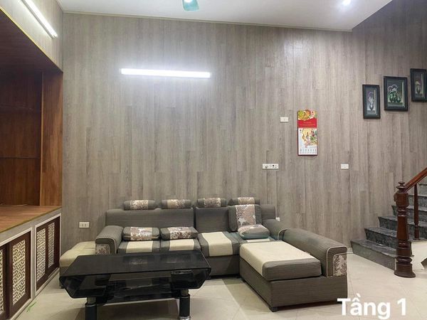 Cho thuê nhà nguyên căn Hoàng Văn Thái , Thanh Xuân. Diện tích 40m 4 tầng 11tr tổng 3 phòng ngủ