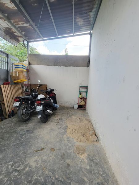 Bán nhà Diện tích: 110m2 (5m x 22m) 1 trệt 1 gác lửng, gồm 5 phòng trọ tại Thủ Đức