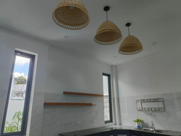 CHỦ NGỘP HẠ GIÁ 200TR CẦN BÁN GẤP TRƯỚC TẾT NHÀ 1 TRỆT 1 LẦU NGAY TRUNG TÂM TP PHAN THIẾT