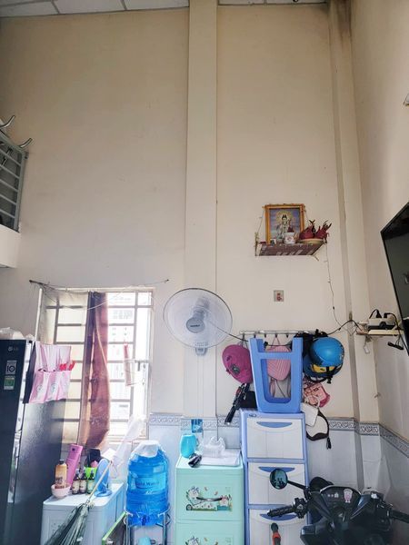 Bán nhà Diện tích: 110m2 (5m x 22m) 1 trệt 1 gác lửng, gồm 5 phòng trọ tại Thủ Đức