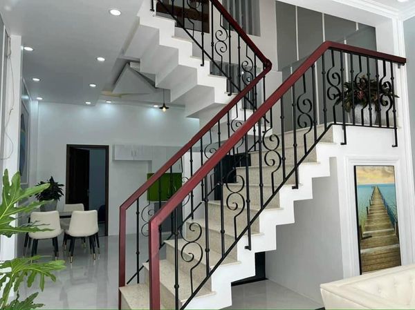 Bán nhà mới 1 trệt 1 lầu đường số 11 Khu Bắc Hà Hoàng Hổ phường Mỹ Hòa. Sau lưng UBNN TP Long Xuyên