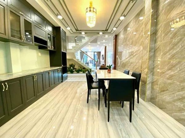 Cần bán Nhà Hoàng Quốc Việt Q7 cách Phú Mỹ Hưng 2 phút.