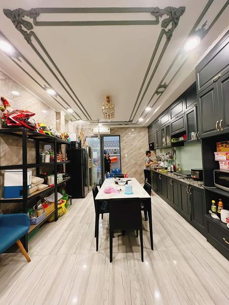 Cần bán Nhà Hoàng Quốc Việt Q7 cách Phú Mỹ Hưng 2 phút.