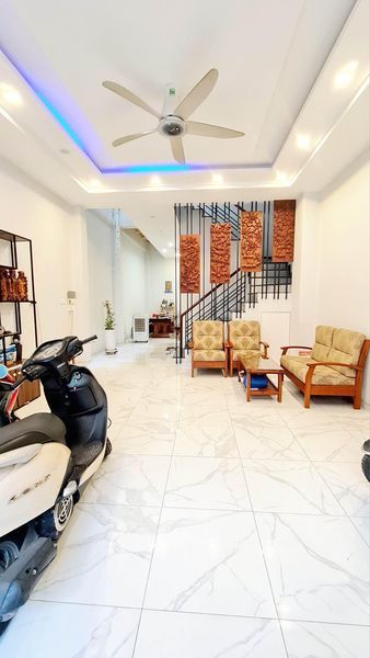 NHÀ MỚI XÂY MỚI TINH QUẬN 7- 3 TẦNG - 5x15M - KẾ HẺM XE HƠI CẠNH QUẬN 4 - NHỈNH 7 TỶ