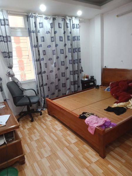 Do công việc gia đình chuyển công việc nên muốn nhượng lại nhà 4 tầng,