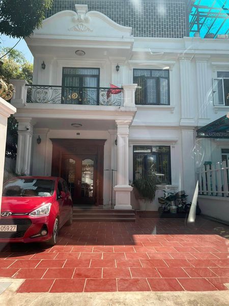 Bán Biệt thự Tân cổ điển (khu vưc cây 2 giữa trung tâm tp Cao Bằng và cây 5)