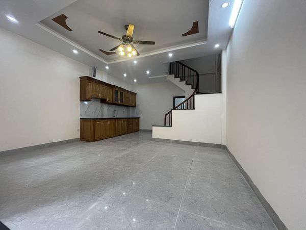 Chính chủ cần bán nhà 5 tầng Lai Xá, Hoài Đức, ôtô để trong, ngoài nhà, thuận tiện kinh doanh
