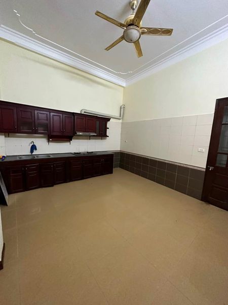 Chủ cần tiền tiêu tết nên bán cắt lỗ căn nhà 3 tầng làn 2 đường Thiên Đức - Vệ An - TP Bắc Ninh