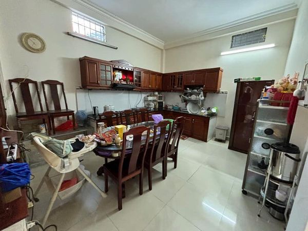 Cho thuê nhà 1 trệt 2 lầu 4 phòng ngủ đường Phạm Hồng Thái Vũng Tàu, Bà Rịa Vũng Tàu