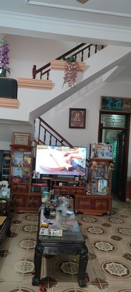 Bán nhà 2 tầng mặt đường nhựa vào trại 1 cũ tổ 10 phường Nam Thanh