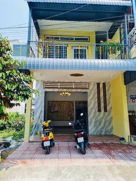 Chính chủ cần bán nhà Xẻo Trôm 5 đường Dự Định Nhà 1 trệt 1 lầu xây kiên cố