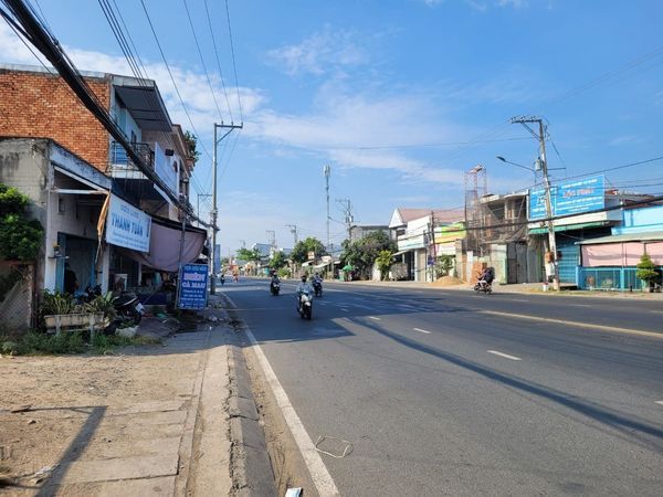 Bán nhà tiền chế 508 m2 đường Trần Hưng Đạo - Bình Đức Long Xuyên An Giang