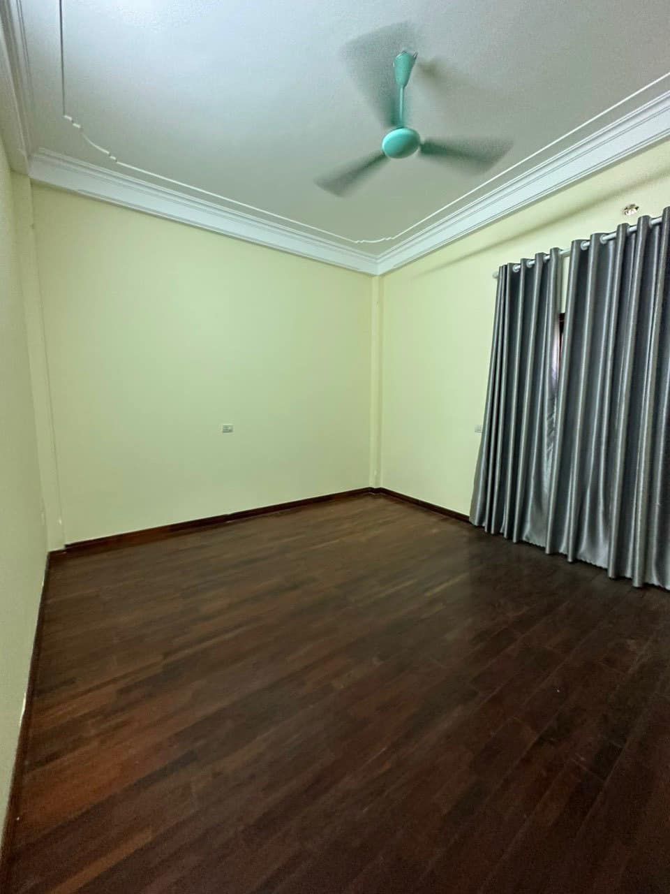 Chủ cần tiền tiêu tết nên bán cắt lỗ căn nhà 3 tầng làn 2 đường Thiên Đức - Vệ An - TP Bắc Ninh