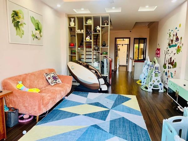 Chủ chuyển ra nhà mặt phố bán căn nhà 4 tầng đường oto đi thoải mái đỗ tận cửa khu 1 Đại Phúc - BN