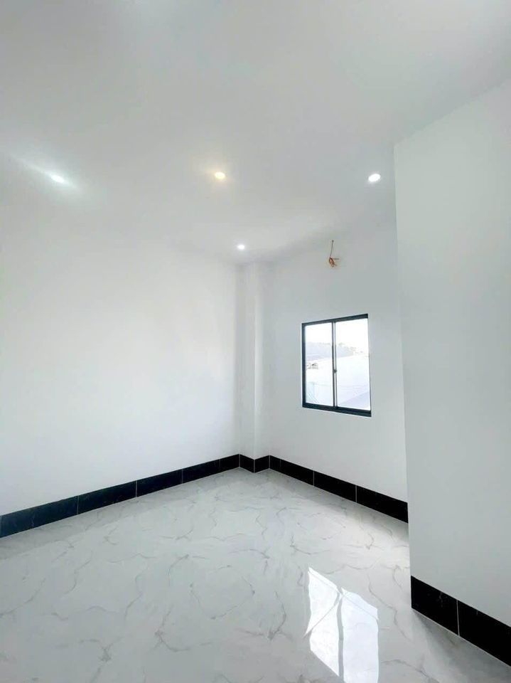 Giảm sâu vài trăm triệu xã lỗ bán nhà 1 Trệt 1 Lầu 2 mặt tiền Khu 8 kỳ , Phường Mỹ Phước Long Xuyên