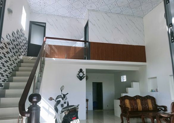 Chủ kẹt tiền cần bán gấp một căn nhà 1 trệt, 1 lầu và 7 phòng trọ đẹp Hòa Hưng, Xuyên mộc- BRVT.