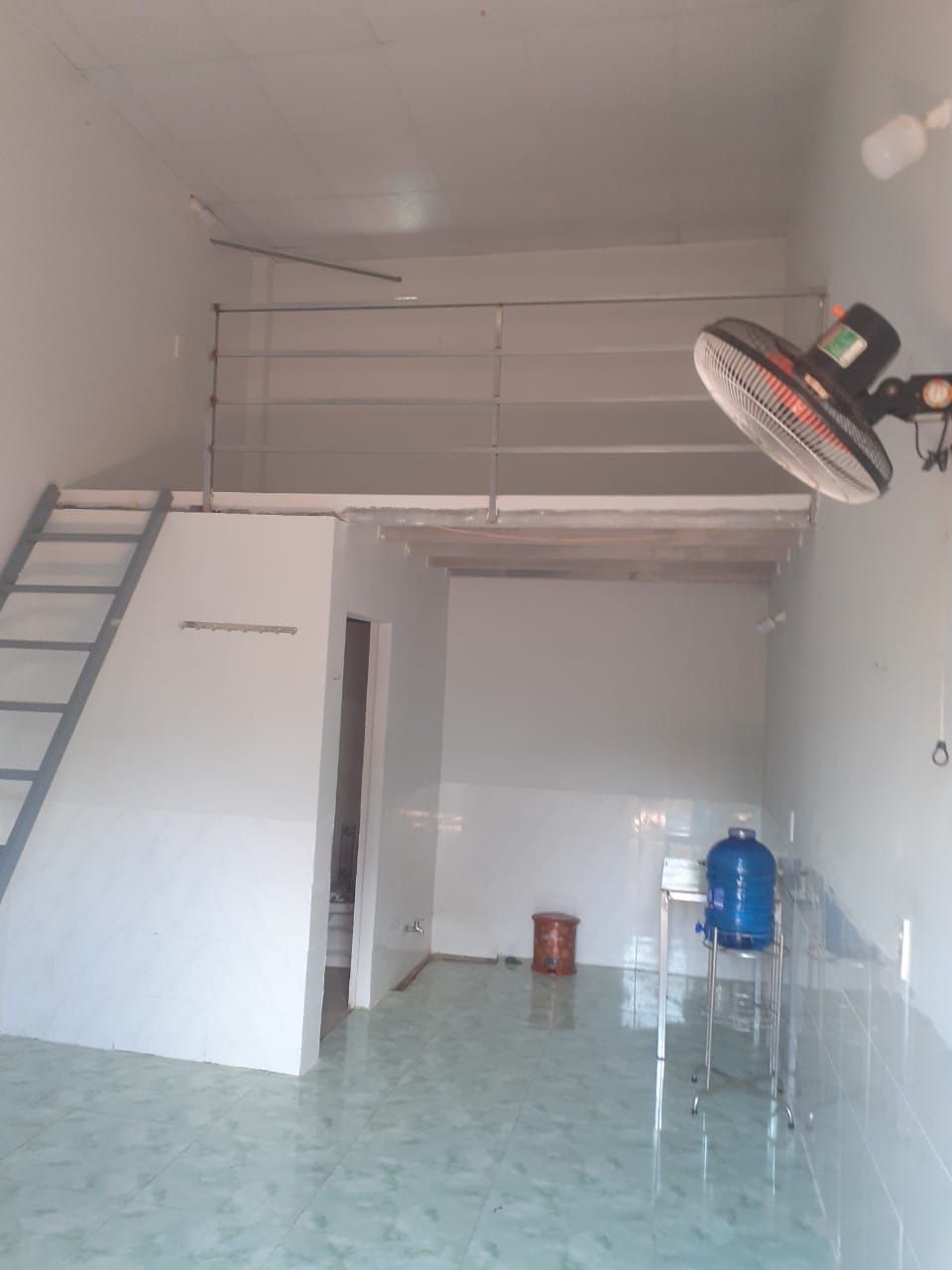 Chủ kẹt tiền cần bán gấp một căn nhà 1 trệt, 1 lầu và 7 phòng trọ đẹp Hòa Hưng, Xuyên mộc- BRVT.