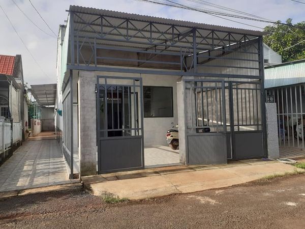 Chủ kẹt tiền cần bán gấp một căn nhà 1 trệt, 1 lầu và 7 phòng trọ đẹp Hòa Hưng, Xuyên mộc- BRVT.