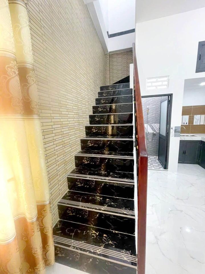 Giảm sâu vài trăm triệu xã lỗ bán nhà 1 Trệt 1 Lầu 2 mặt tiền Khu 8 kỳ , Phường Mỹ Phước Long Xuyên