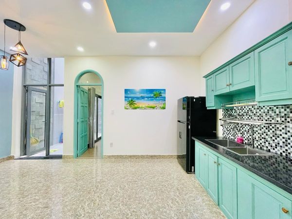 Nhà đẹp 1 trệt 1 lầu BTCT với 3PN 3WC 20m ra Hẻm xe tải, thông Hàng Xanh, Quận 1