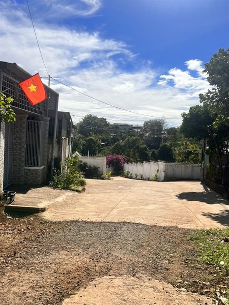 Cần bán mảnh đất đẹp mặt tiền Đỗ Nhuận, pleiku gia lai khu dân cư đông đúc, gần mọi tiện ích