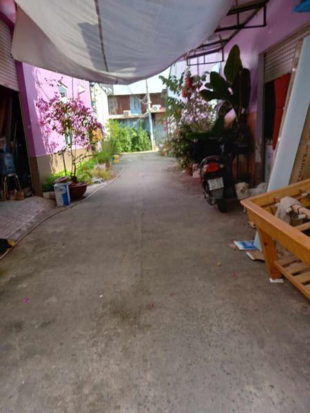 Bán nhà Lô góc 2 mặt xe tải thoáng, đang kinh doanh bán hàng ăn uống, giải khát Quận 12