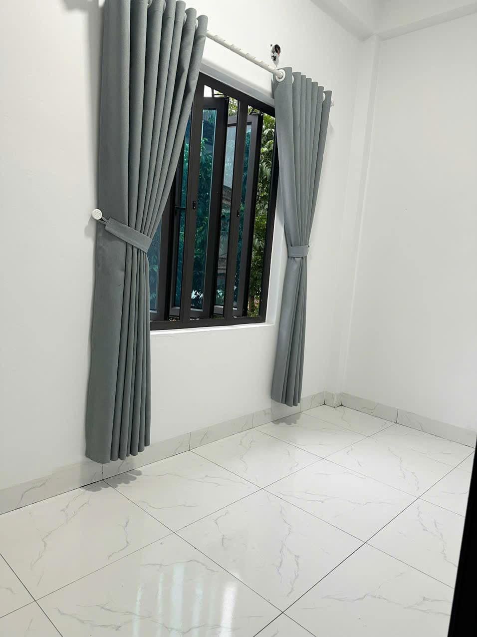 Bán cho cô em gái căn nhà 2 tầng số nhà ngõ phố Đồng Niên Hải Dương