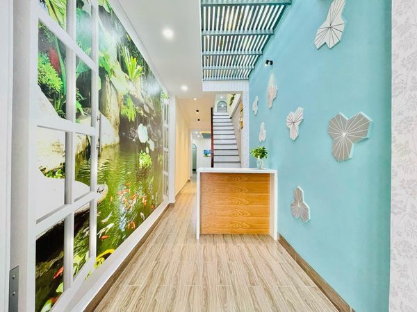 Nhà đẹp 1 trệt 1 lầu BTCT với 3PN 3WC 20m ra Hẻm xe tải, thông Hàng Xanh, Quận 1
