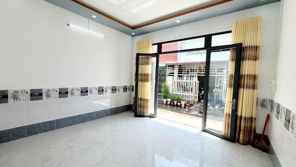 Giảm sâu vài trăm triệu xã lỗ bán nhà 1 Trệt 1 Lầu 2 mặt tiền Khu 8 kỳ , Phường Mỹ Phước Long Xuyên