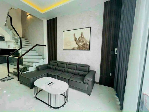 Bán nhà 1 trệt 2 lầu. Vị trí: đường Nguyên Hồng, phường Mỹ Thới, tp. Long Xuyên, tỉnh An Giang