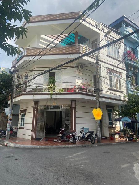 Cần bán nhà giá 3 tỷ 050 triệu mặt đường ô bàn cờ khu giải phóng, gần chợ đêm phạm ngũ lão nam định