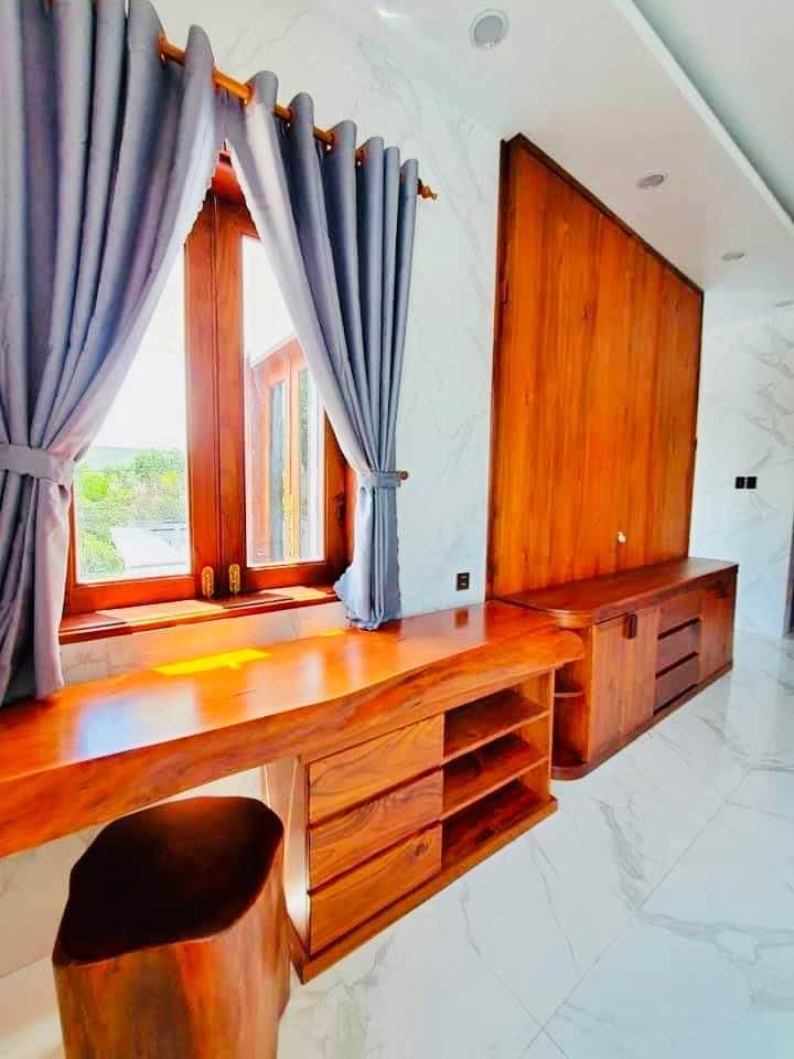 Siêu phẩm tuyệt đẹp Biệt thự 4 lầu ngay góc 2 mặt tiền Sao Mai ngay tt Long Xuyên giá siêu tốt