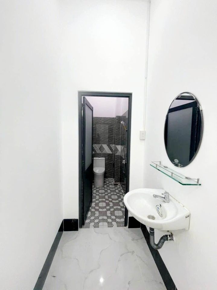 Giảm sâu vài trăm triệu xã lỗ bán nhà 1 Trệt 1 Lầu 2 mặt tiền Khu 8 kỳ , Phường Mỹ Phước Long Xuyên