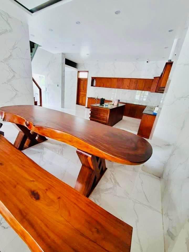 Siêu phẩm tuyệt đẹp Biệt thự 4 lầu ngay góc 2 mặt tiền Sao Mai ngay tt Long Xuyên giá siêu tốt