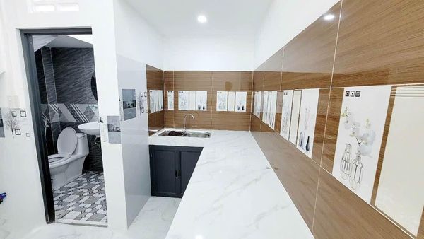Giảm sâu vài trăm triệu xã lỗ bán nhà 1 Trệt 1 Lầu 2 mặt tiền Khu 8 kỳ , Phường Mỹ Phước Long Xuyên