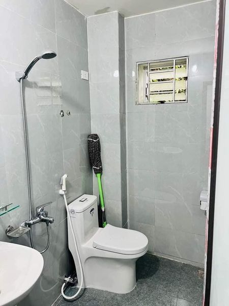Mình còn trống 1 nhà giáp đường lớn >100m2 Địa chỉ : Gần uỷ ban xã Hưng Long, mỹ hào, Hưng Yên