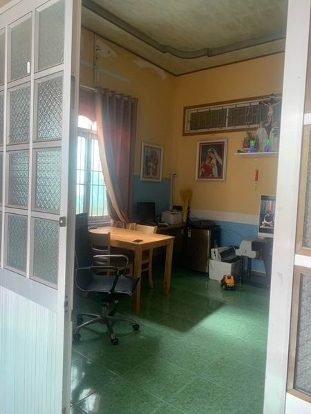 Chủ kẹt bank cần bán nhanh căn nhà hẻm đối diện hồ bơi quốc hùng cách nhựa 70m