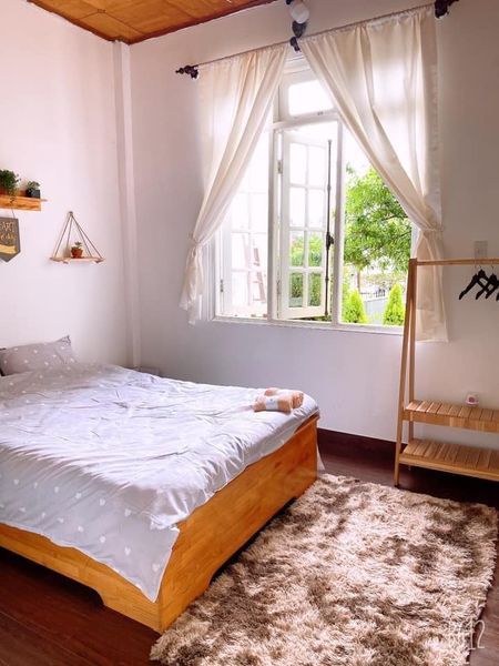 CHO THUÊ VILLA SÂN VƯỜN CÓ CÂY ĐÀO GẦN GA ĐÀ LẠT - Tiện đi bộ ra Hồ Xuân Hương