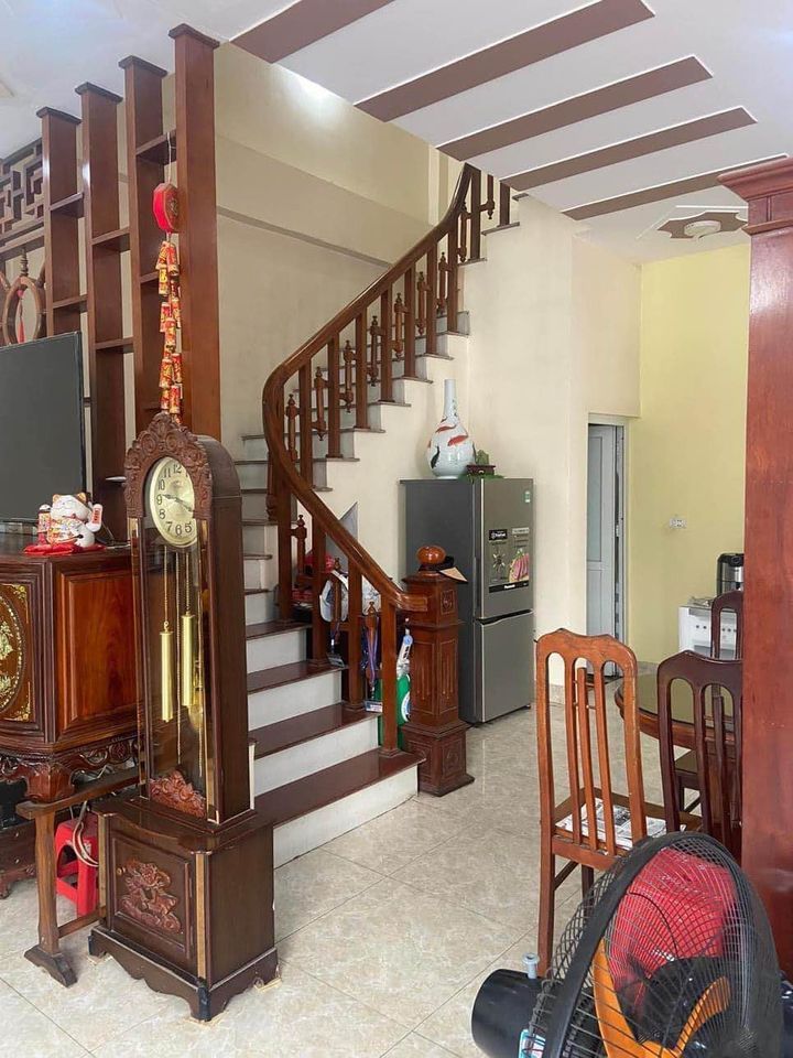Cần bán nhà giá 3 tỷ 050 triệu mặt đường ô bàn cờ khu giải phóng, gần chợ đêm phạm ngũ lão nam định
