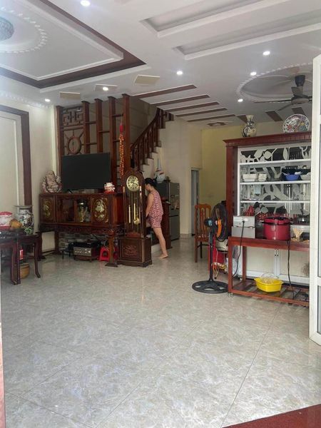 Cần bán nhà giá 3 tỷ 050 triệu mặt đường ô bàn cờ khu giải phóng, gần chợ đêm phạm ngũ lão nam định